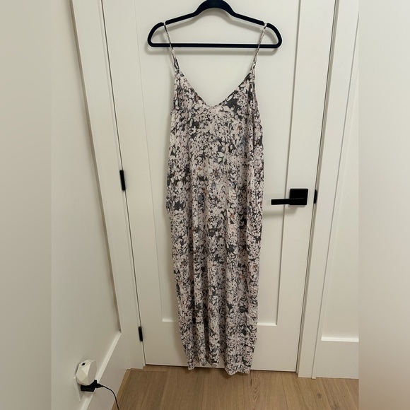 Floral Maxi Dress - Picture 4 of 5